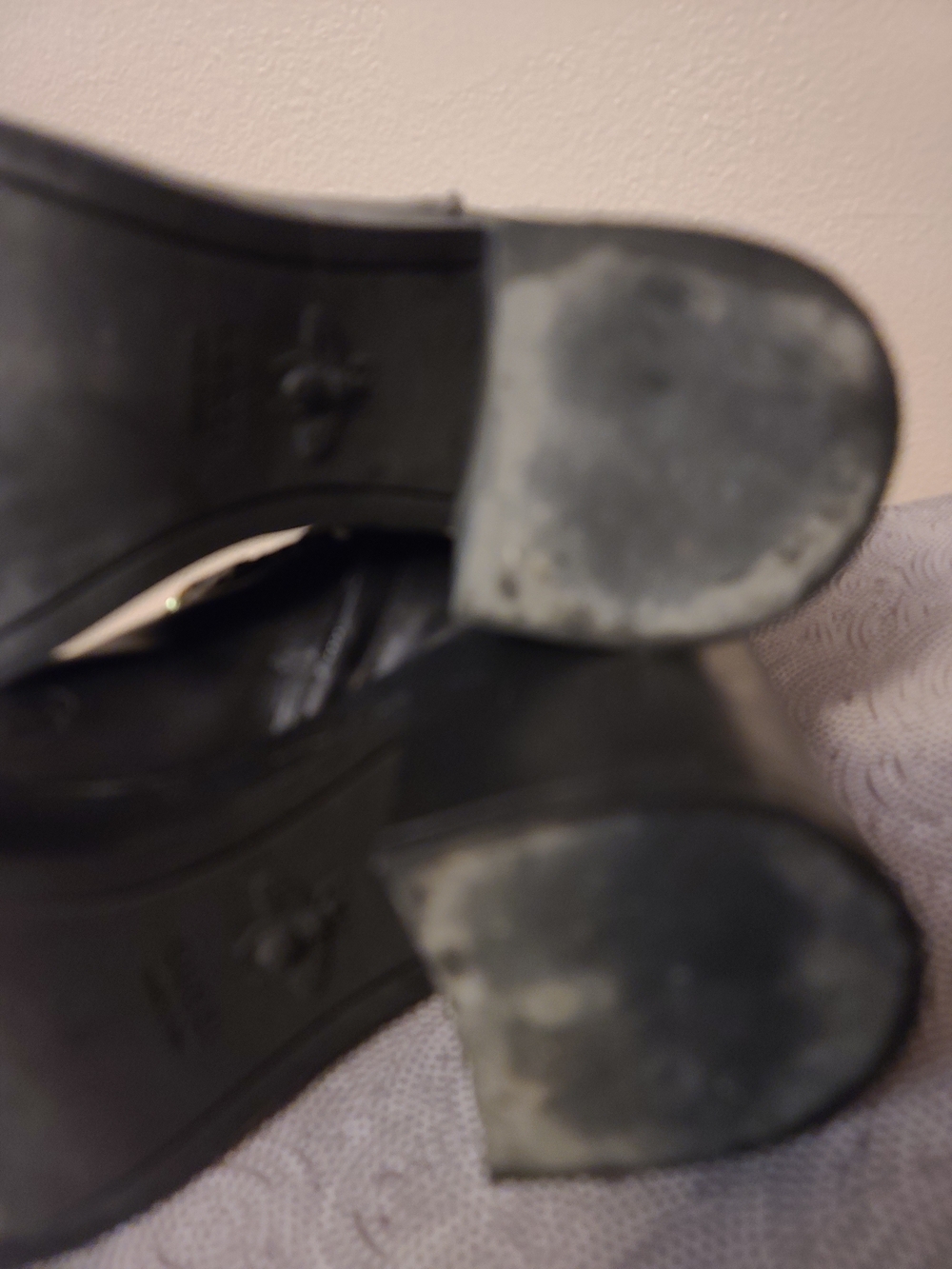 Gucci Black Leather Mid-Calf Boots with Gold Logo - Picture 4 of 4